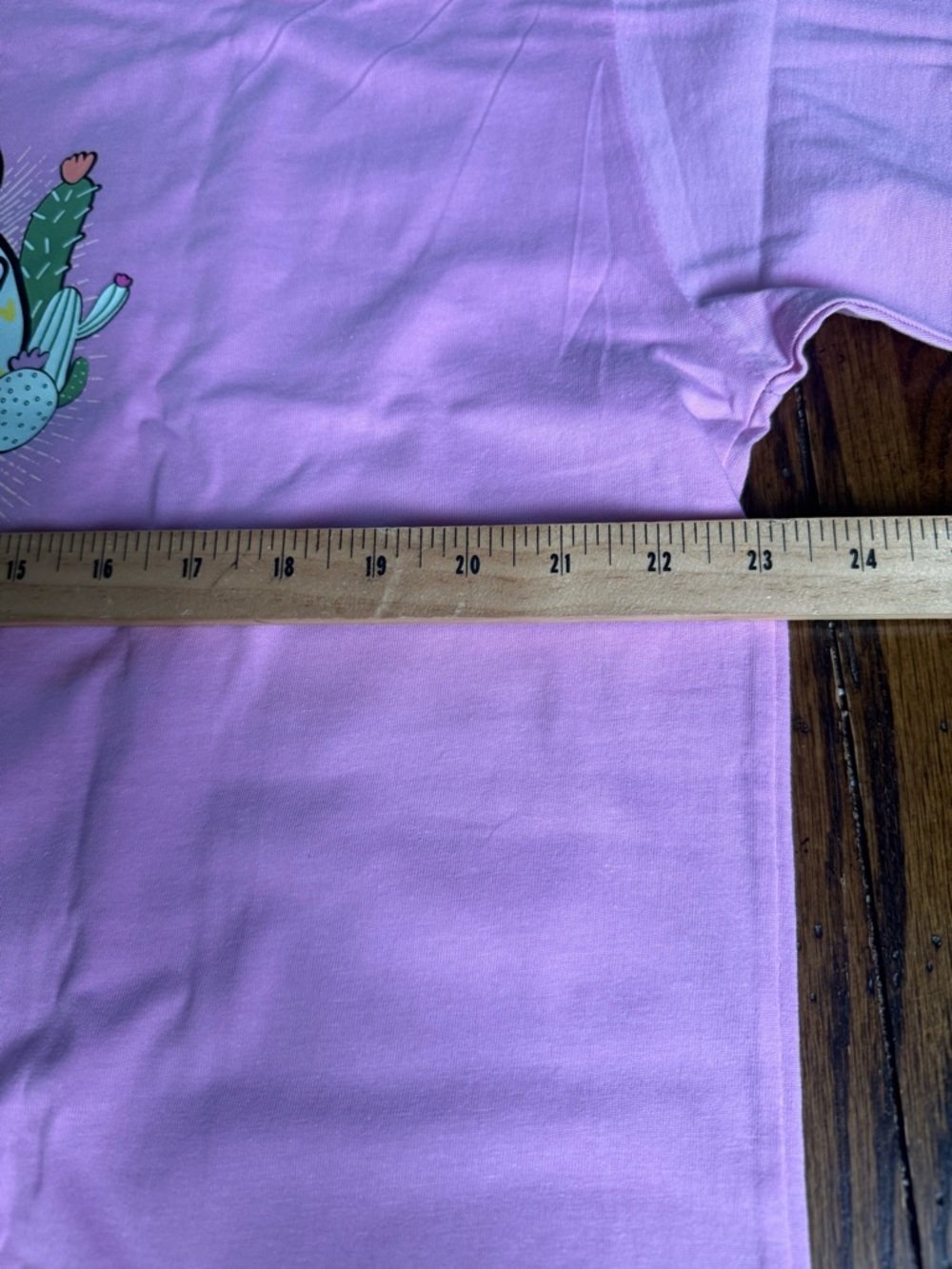 Stuck on Buc-ees Pink Graphic Short Sleeve Tee - Picture 6 of 6